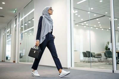 کفش تخت یا کتونی زنانه برای محیط کار