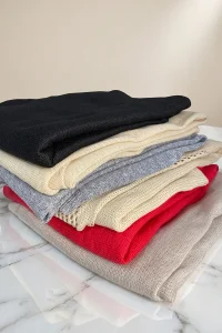 تنوع رنگی شال بافتنی نرم و لطیف