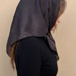 خرید مینی اسکارف مشکی ساده ساتن ابریشم با ایستایی زیبا