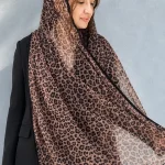 شال توری پلنگی زنانه مدل لئو با پارچه سبک و نیمه‌شفاف مناسب استایل مجلسی